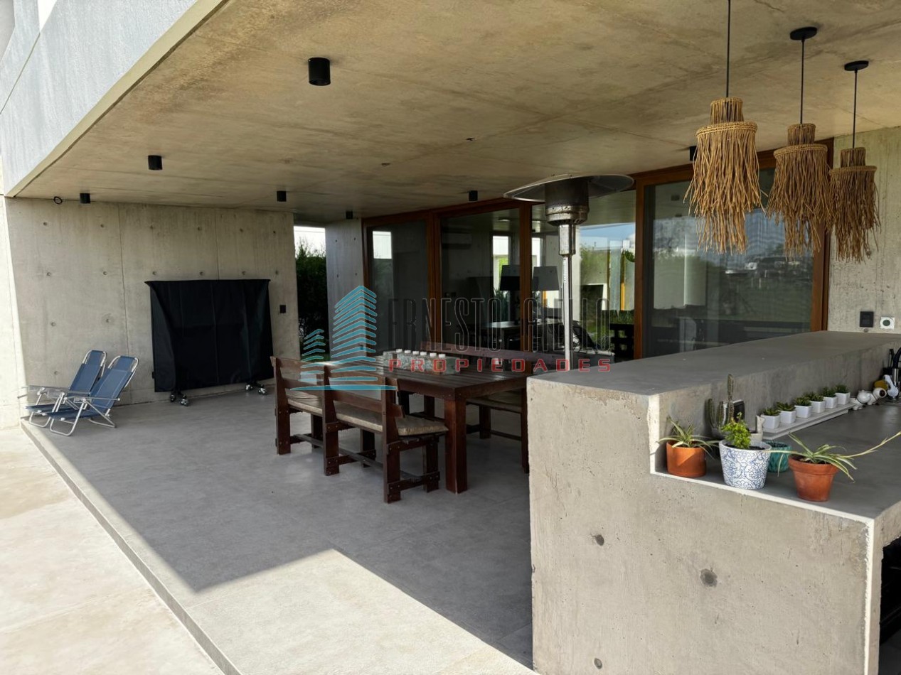 Espectacular Casa en Venta de Cinco Ambientes en Puerto Nizuc-Guillermo Hudson