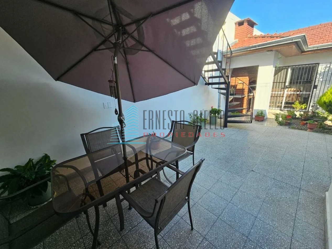Am. VENTA Excelente Casa de 3 Ambientes con Cochera - Quilmes Oeste