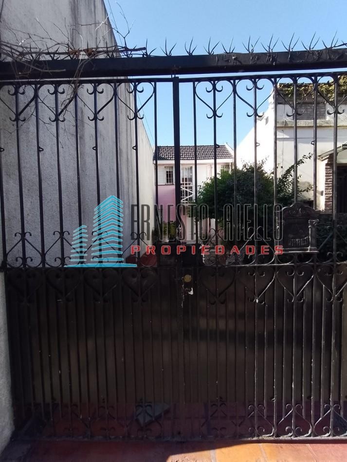 VENTA IMPECABLE DUPLEX CON COCHERA - QUILMES