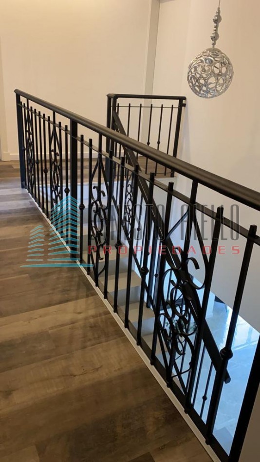 A. VENTA Imponente Casa 5 Ambientes - Las Acacias de Hudson