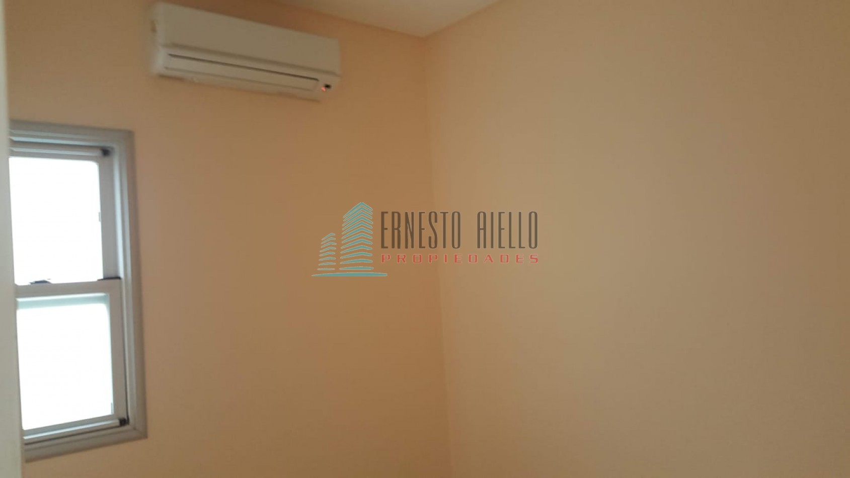 A. ALQUILER Impecable Casa en Abril Club de Campo