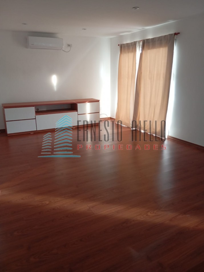 A. Venta Casa 4 Ambientes en El Pato con Piscina