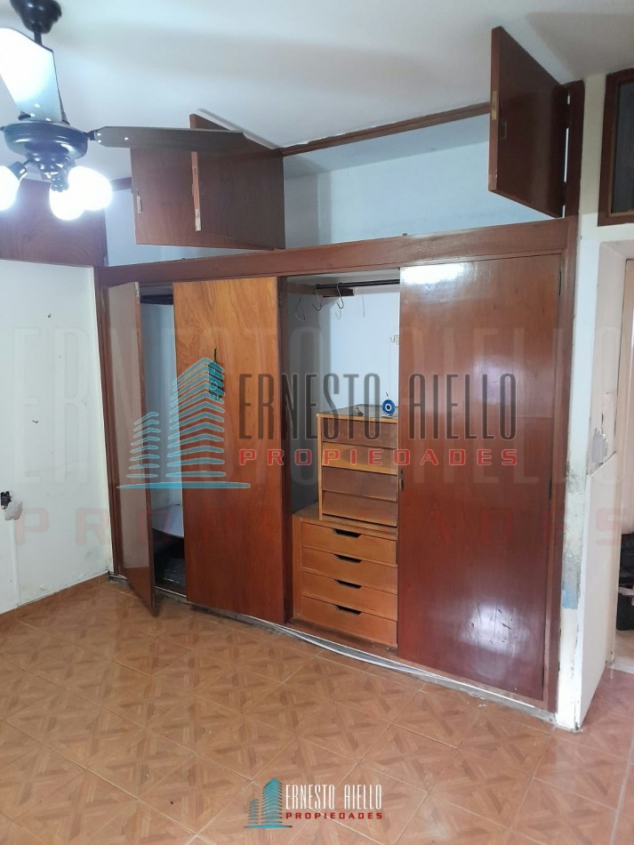 VENTA CASA 3 AMB. C/COCHERA, PATIO Y LAVADERO INDEPENDIENTE. BERAZATEGUI