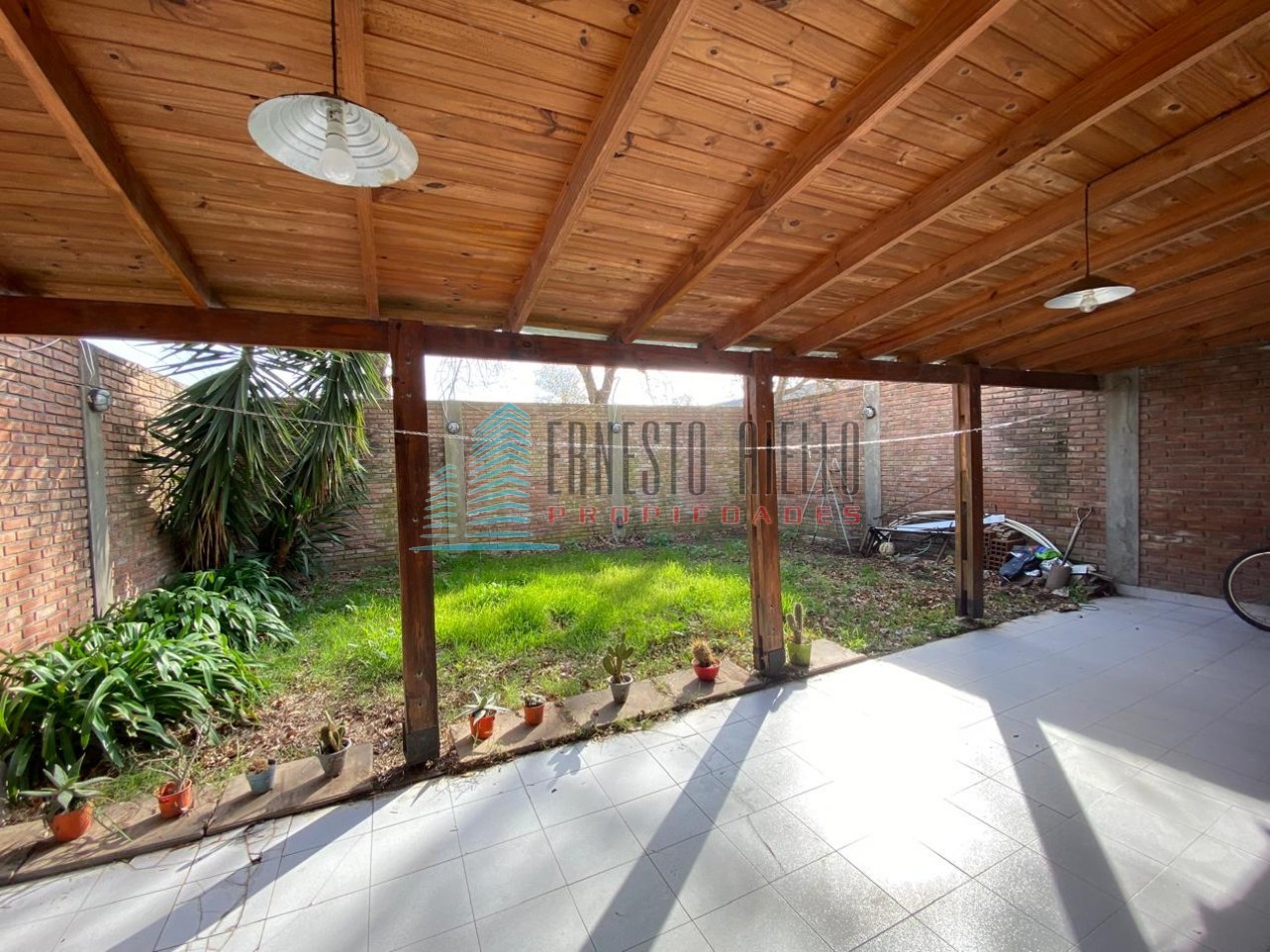 A. Venta Casa 4 Ambientes con Cochera - Barrio Cerrado Cervecero