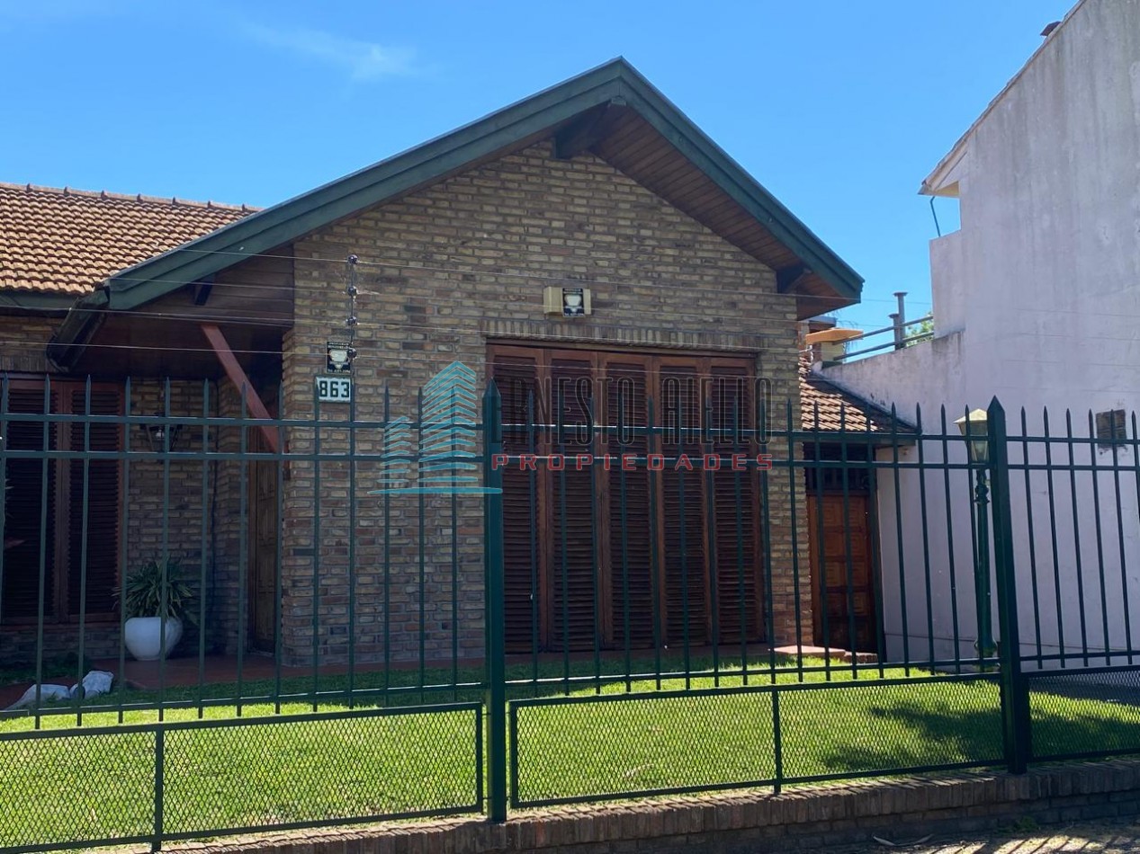 VENTA Casa con Estilo, Parque, Quincho y Depto. Independiente - Todo en una misma propiedad