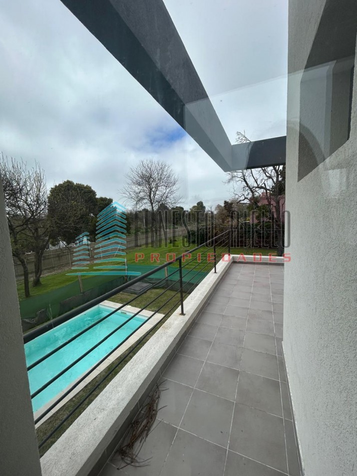 CASA EN VENTA CUATRO AMBIENTES CON PISCINA