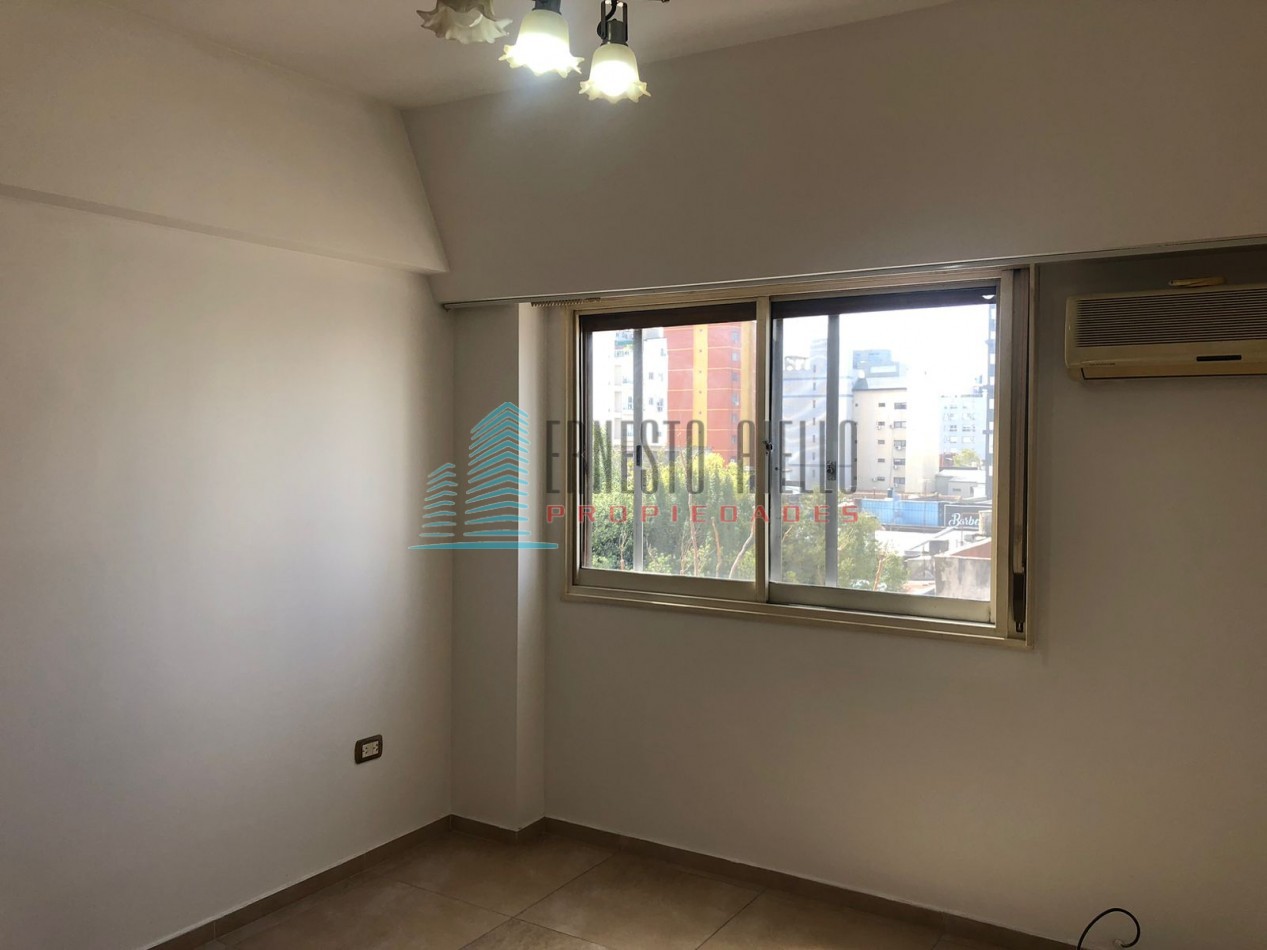 A. VENTA Departamento Tres Ambientes con Cochera y Baulera - Quilmes Centro