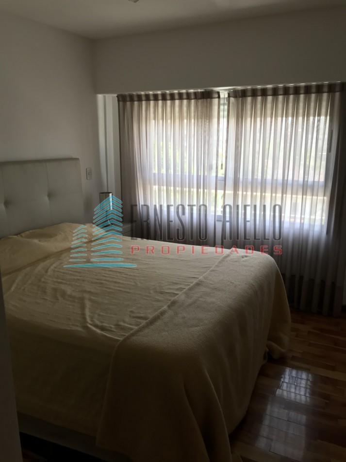 Impecable Piso Venta con dos cocheras -Quilmes Centro