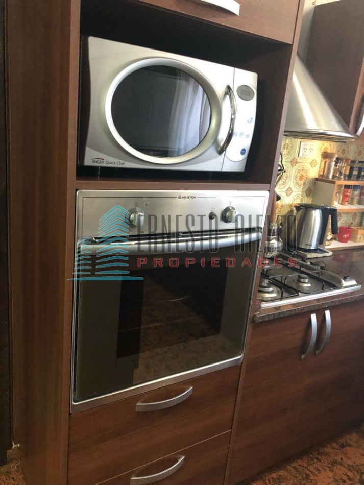 A VENTA Impecable Casa en en dos plantas con Piscina- Ranelagh