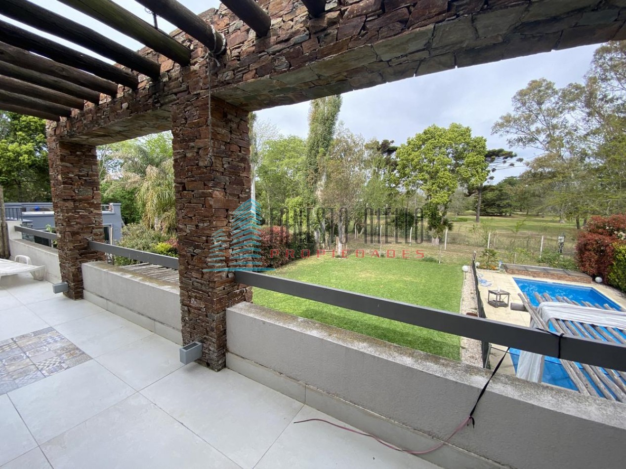 A. VENTA Espectacular CASA en Dos Plantas en Fincas de Iraola