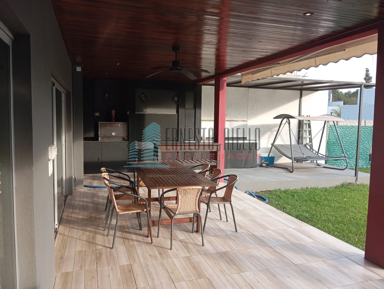 A. Venta Casa 4 Ambientes en El Pato con Piscina