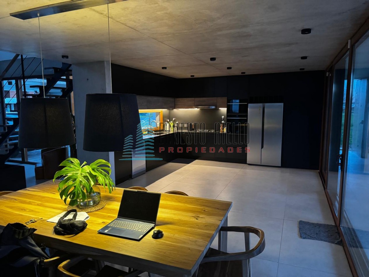 Espectacular Casa en Venta de Cinco Ambientes en Puerto Nizuc-Guillermo Hudson