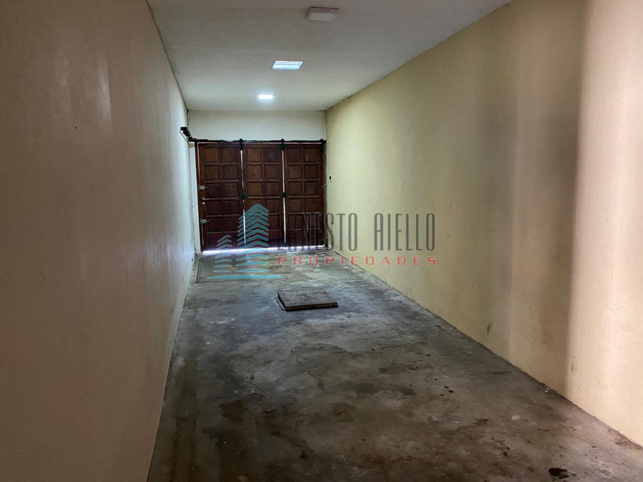 Venta Casa en Una Sola Planta con Piscina - Quilmes