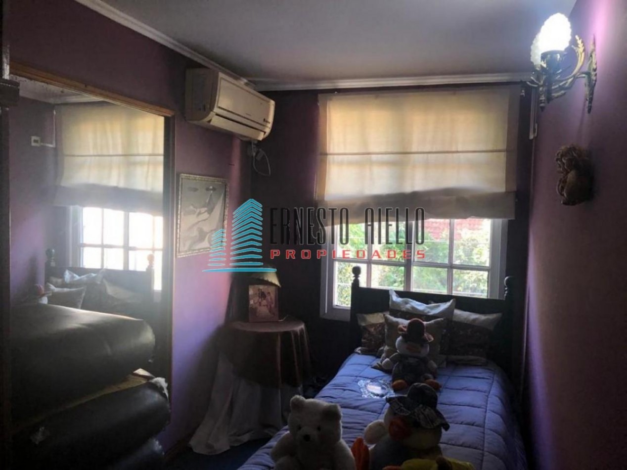 VENTA IMPECABLE DUPLEX CON COCHERA - QUILMES
