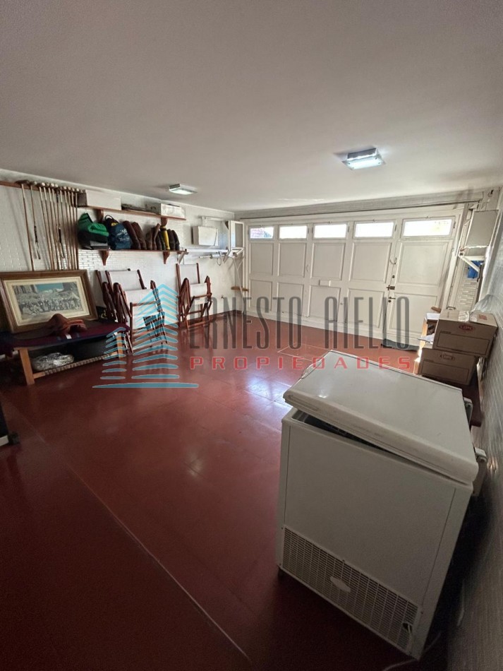 VENTA CASA 6 AMB EN 1 PLANTA S/2 LOTES - 748M2 - PISCINA