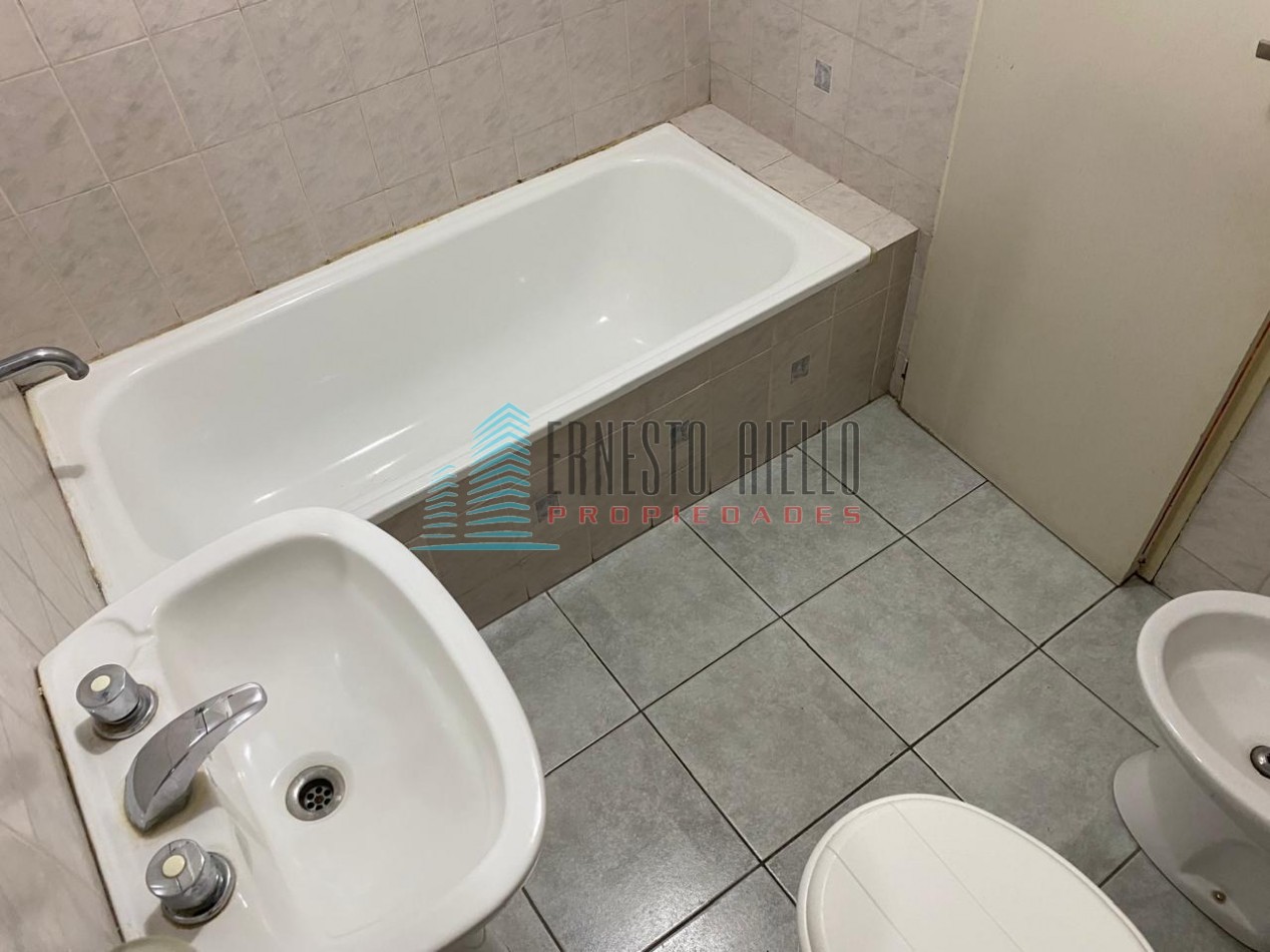 A. VENTA DEPARTAMENTO DOS AMBIENTES PLENO CENTRO QUILMES