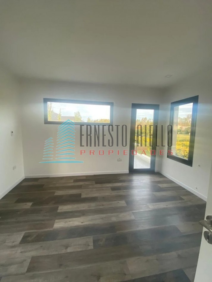 A. VENTA Imponente Casa 5 Ambientes - Las Acacias de Hudson