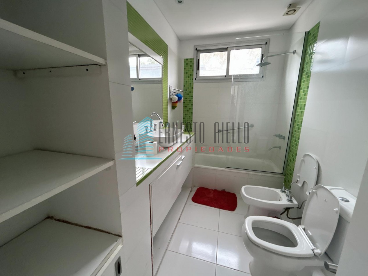 A. VENTA Espectacular CASA en Dos Plantas en Fincas de Iraola