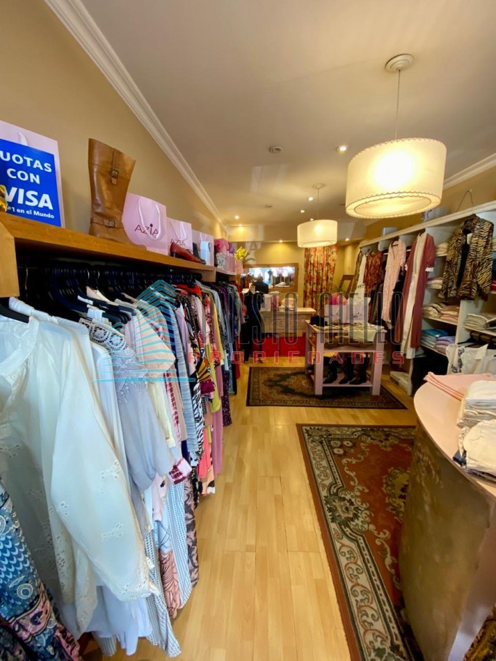 A. VENTA FONDO DE COMERCIO ROPA FEMENINA- EXCELENTE UBICACION BERNAL