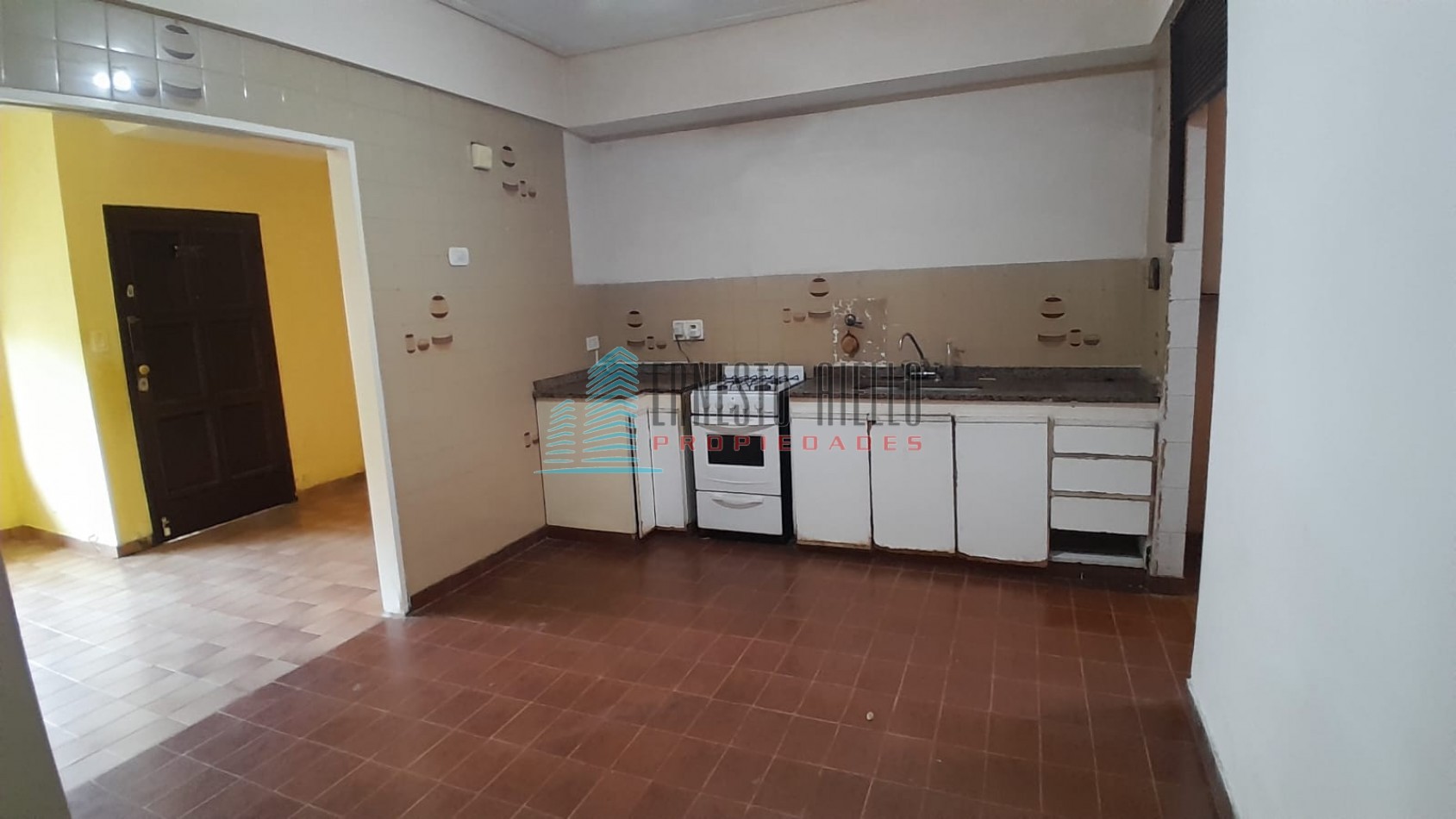 VENTA PH en PLANTA BAJA TRES AMBIENTES