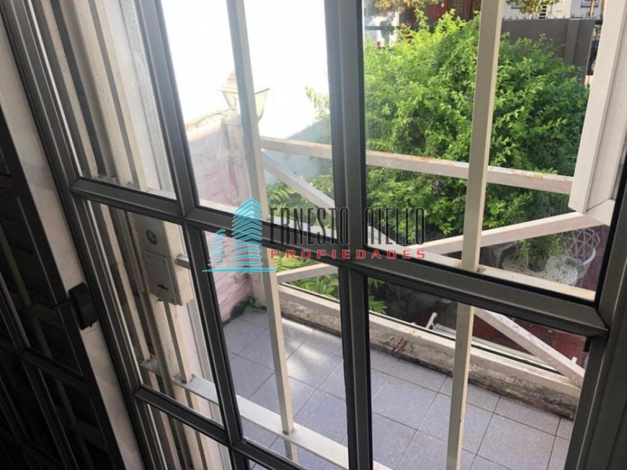 VENTA IMPECABLE DUPLEX CON COCHERA - QUILMES