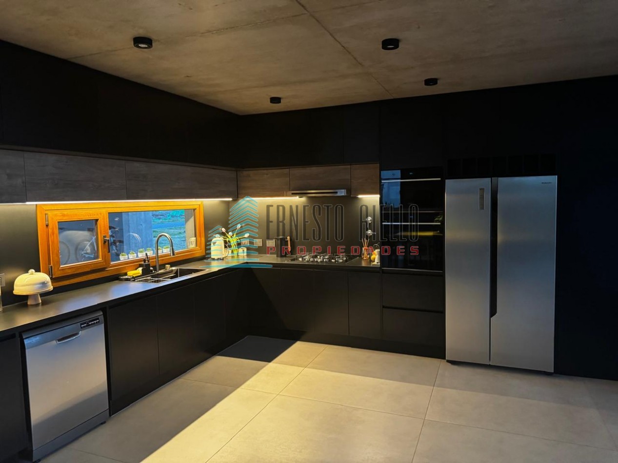 Espectacular Casa en Venta de Cinco Ambientes en Puerto Nizuc-Guillermo Hudson