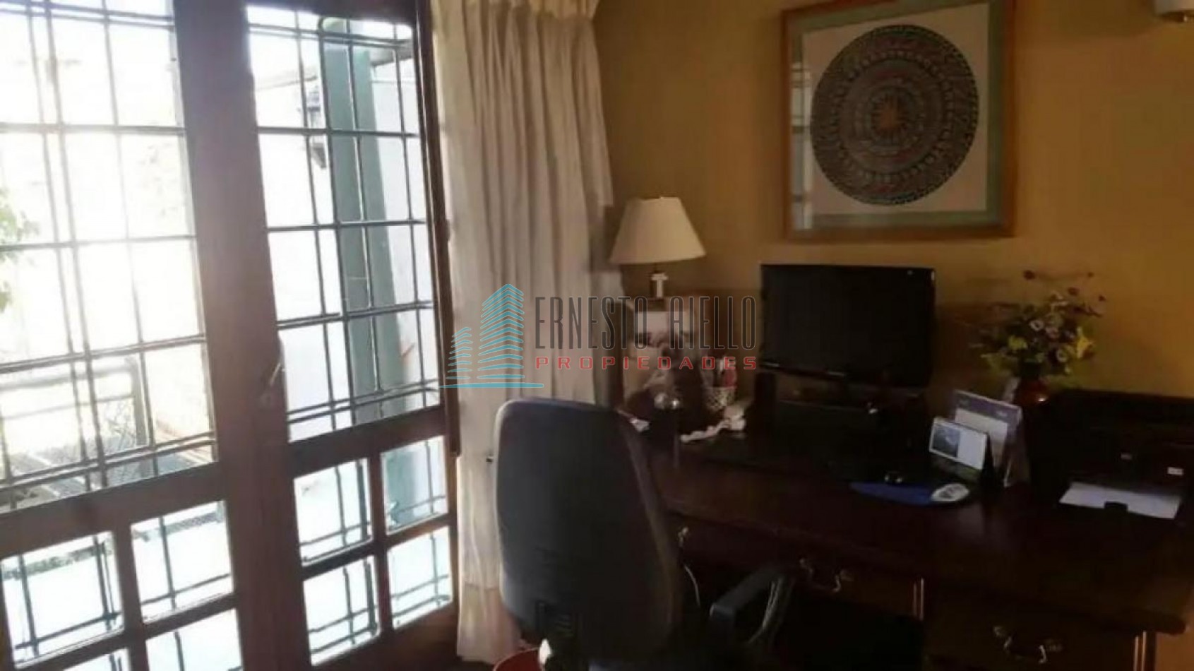 A. Casa en Venta Barrio Parque Bernal