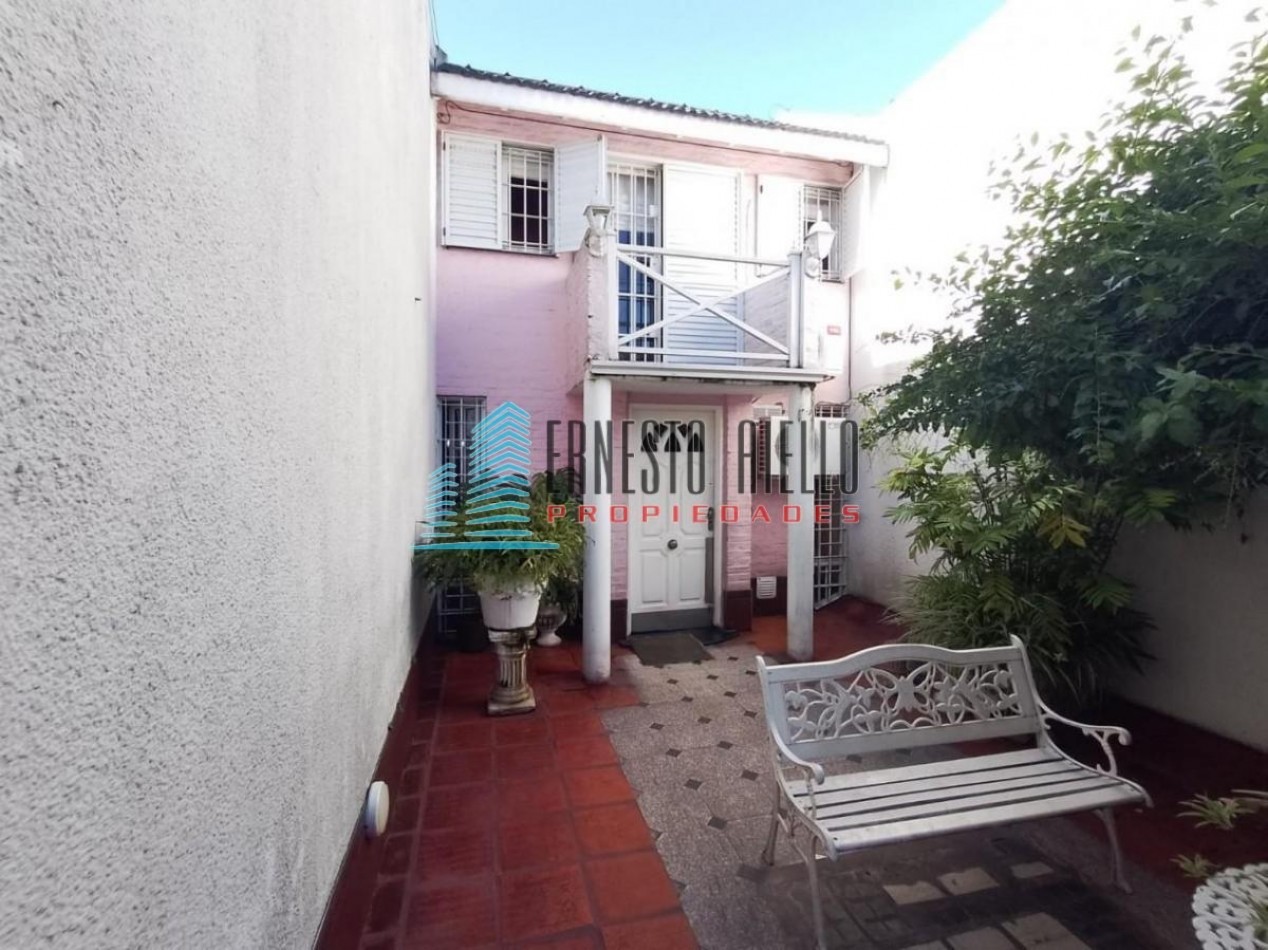 VENTA IMPECABLE DUPLEX CON COCHERA - QUILMES