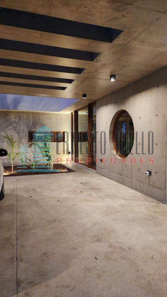Espectacular Casa en Venta de Cinco Ambientes en Puerto Nizuc-Guillermo Hudson