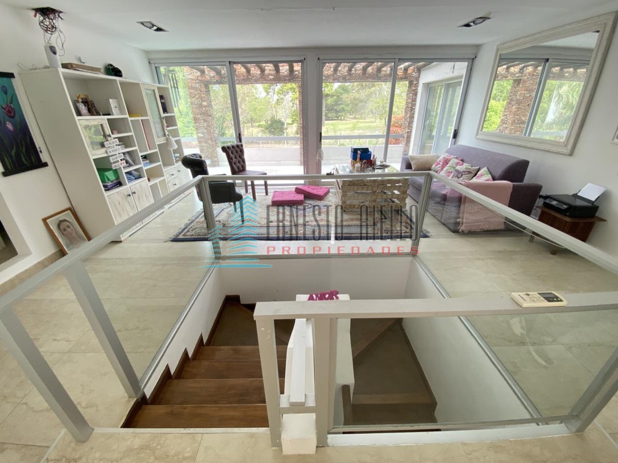 A. VENTA Espectacular CASA en Dos Plantas en Fincas de Iraola