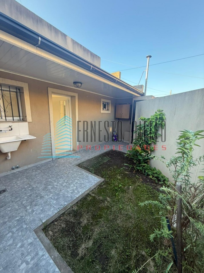 ALQUILER DE DEPARTAMENTO EN PLANTA BAJA CON PATIO