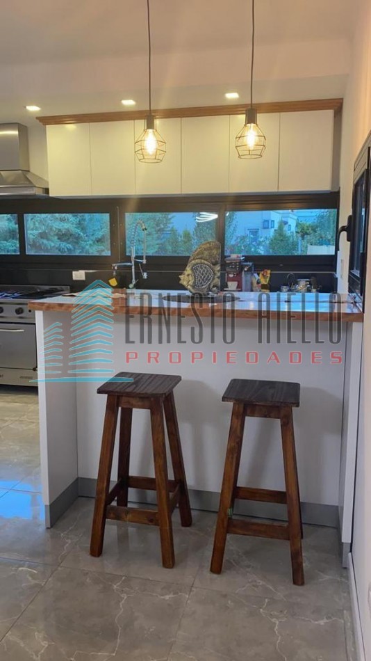 A. VENTA Imponente Casa 5 Ambientes - Las Acacias de Hudson
