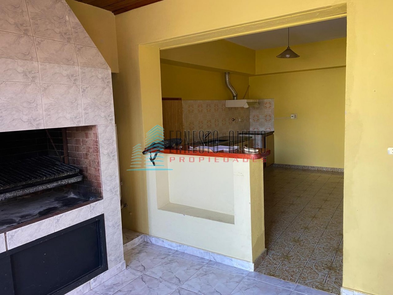 Venta Casa en Una Sola Planta con Piscina - Quilmes