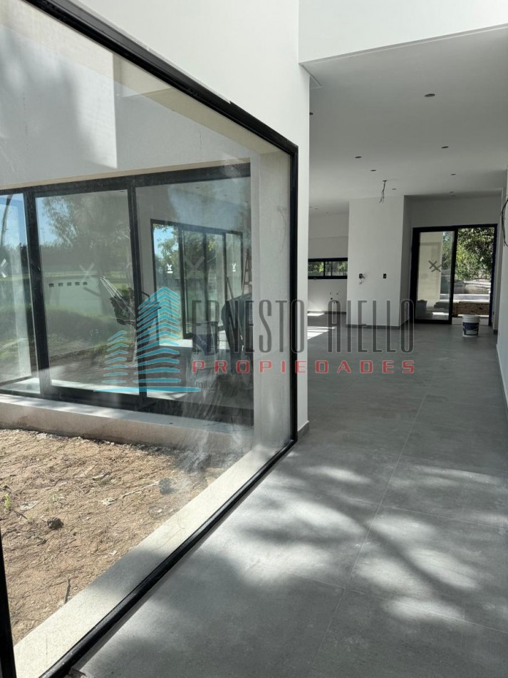 A. Espectacular Casa en Venta con Piscina - Greenville Polo & Resort