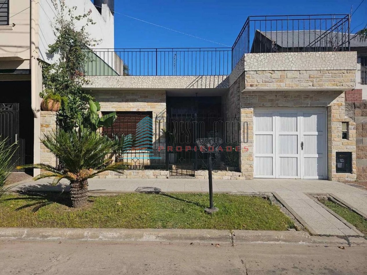 Am. VENTA Excelente Casa de 3 Ambientes con Cochera - Quilmes Oeste