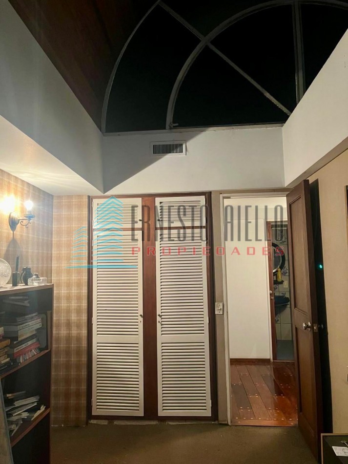 VENTA IMPECABLE CASA DOS PLANTAS CON PARQUE- ZONA RESIDENCIAL 