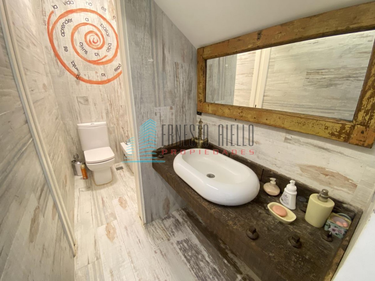 A. VENTA Espectacular CASA en Dos Plantas en Fincas de Iraola