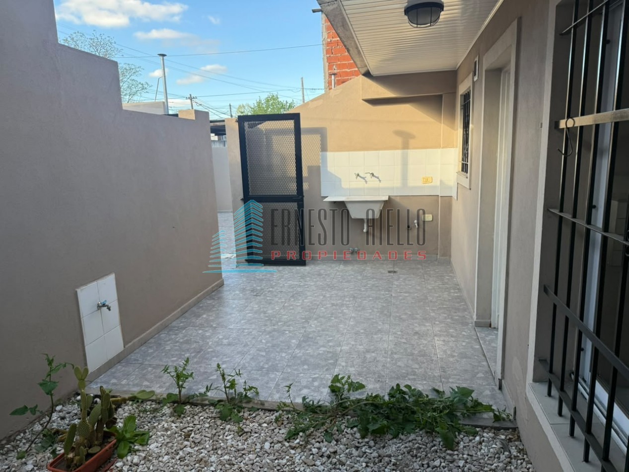 ALQUILER DE DEPARTAMENTO EN PLANTA BAJA CON PATIO