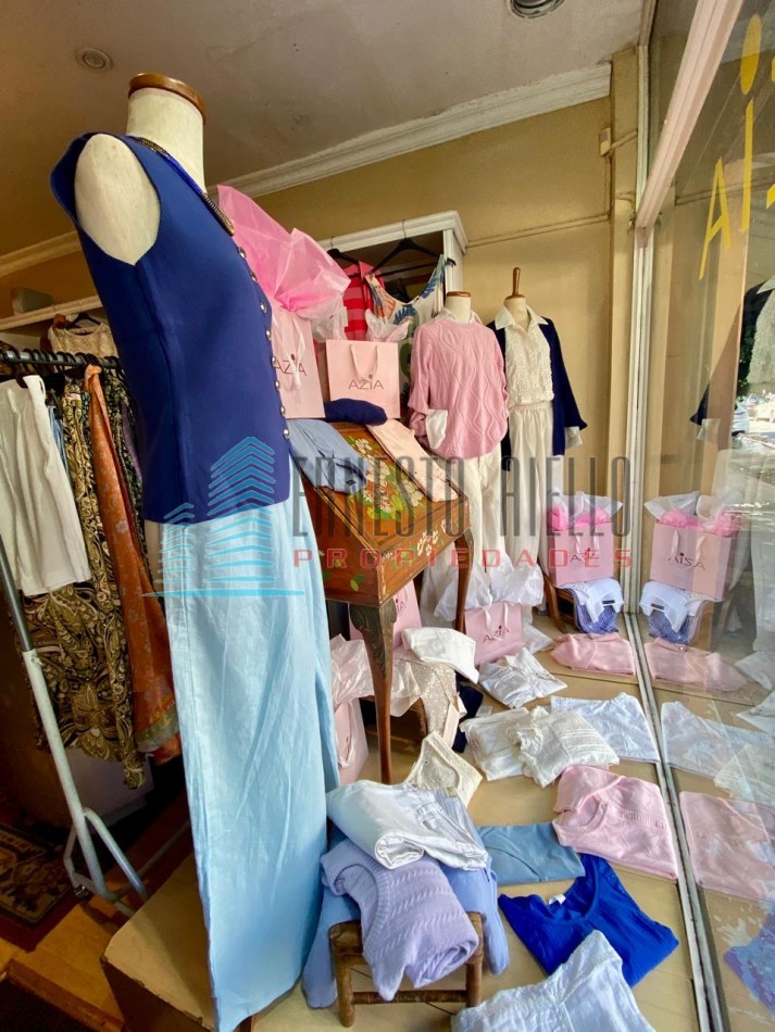 A. VENTA FONDO DE COMERCIO ROPA FEMENINA- EXCELENTE UBICACION BERNAL