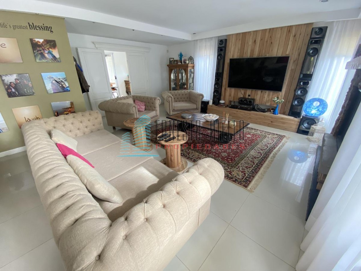 A. VENTA Espectacular CASA en Dos Plantas en Fincas de Iraola