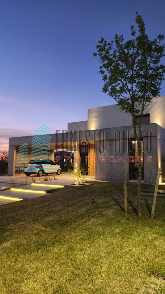 Espectacular Casa en Venta de Cinco Ambientes en Puerto Nizuc-Guillermo Hudson