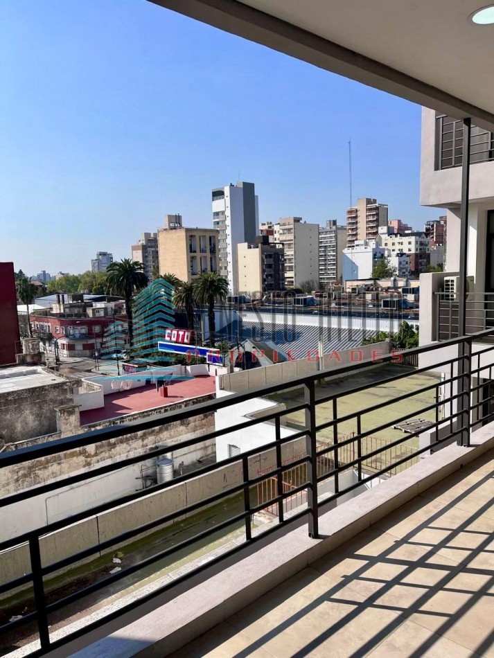 A. ALQUILER DEPARTAMENTO DE DOS AMBIENTES CON BALCON EN QUILMES CENTRO.