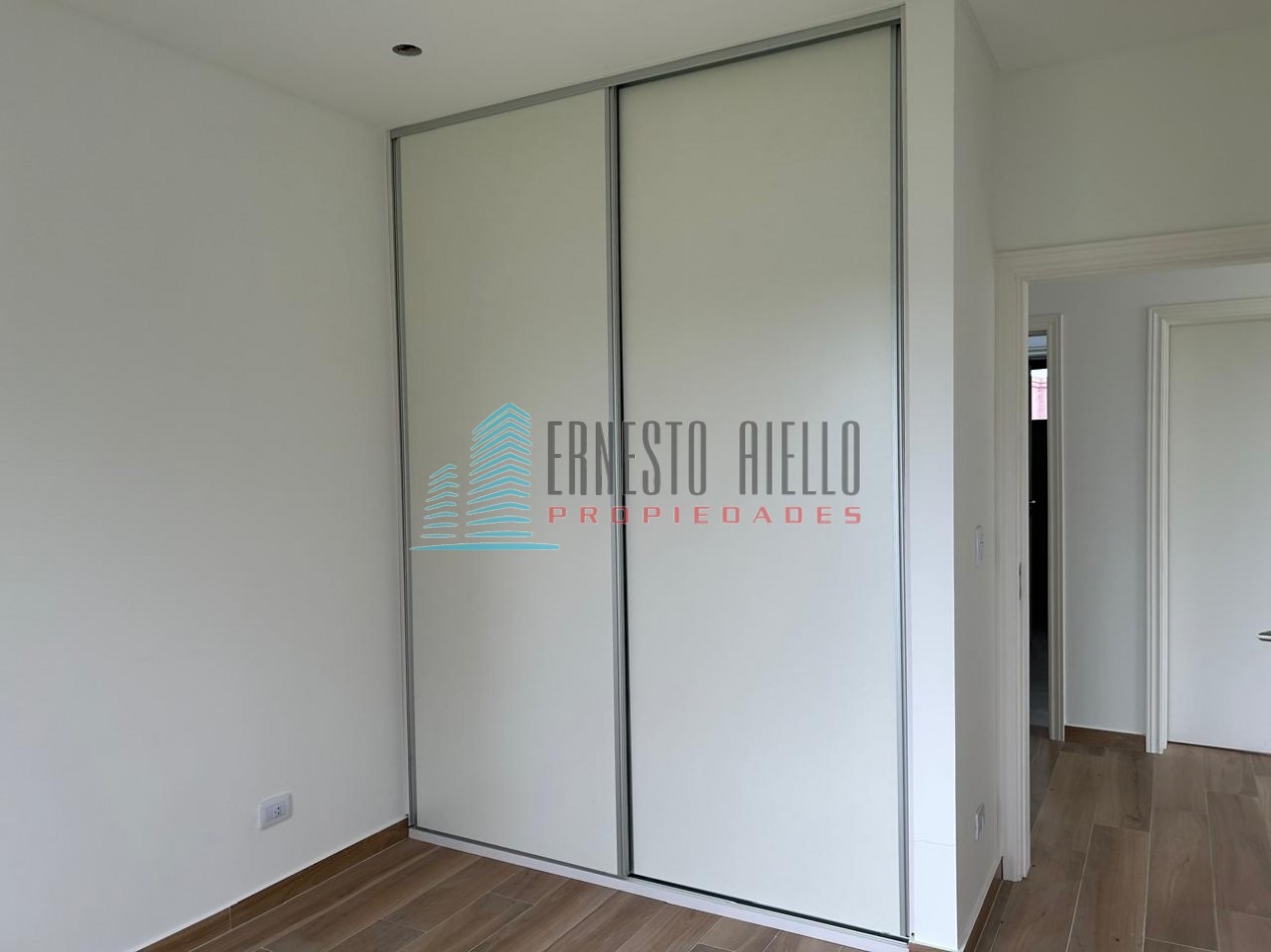 CASA EN VENTA CUATRO AMBIENTES CON PISCINA