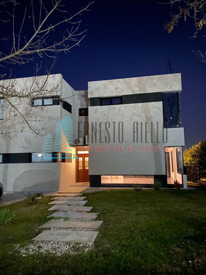 A. VENTA Imponente Casa 5 Ambientes - Las Acacias de Hudson