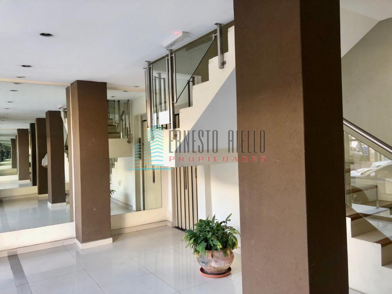 A. VENTA Departamento Tres Ambientes con Cochera y Baulera - Quilmes Centro