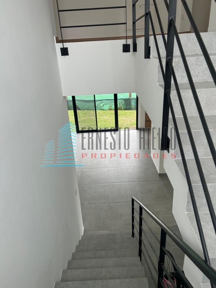 CASA EN VENTA CUATRO AMBIENTES CON PISCINA