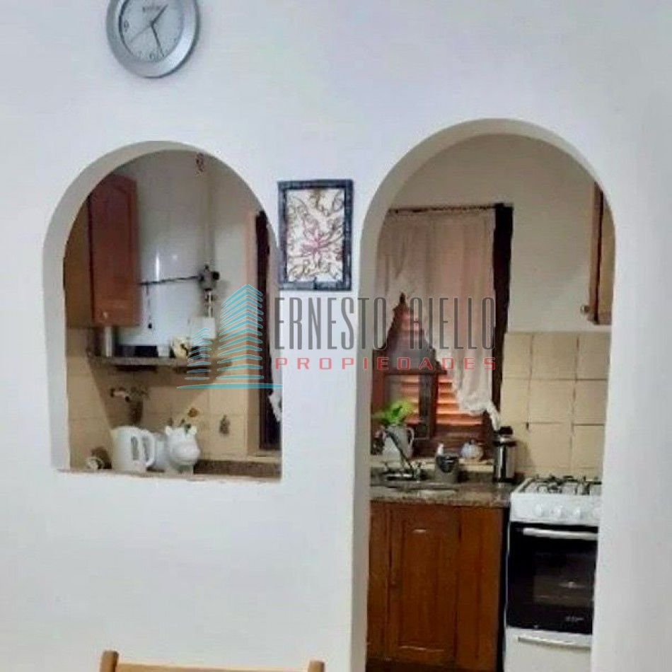 A. VENTA Impecable PH Tres Ambientes con Cochera - Excelente Ubicacion