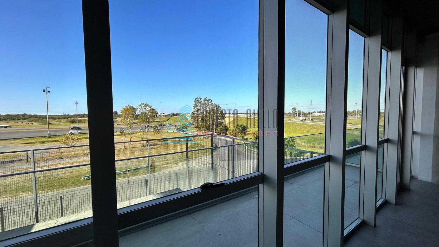 A. ALQUILER  Oficinas en Alquiler en Bertoia Tower - Polo Hudson