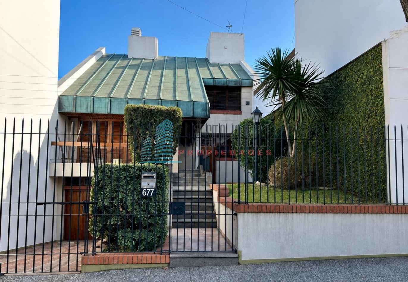 ESPECTACULAR CASA 5 AMBIENTES CON PISCINA EN BERNAL