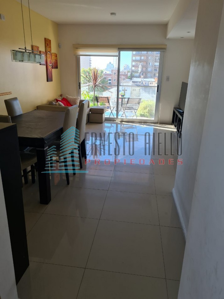 Impecable Piso Venta con dos cocheras -Quilmes Centro